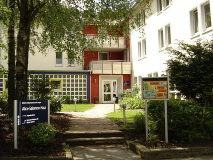 Au�enansicht Alice-Salomon-Haus Eingang
